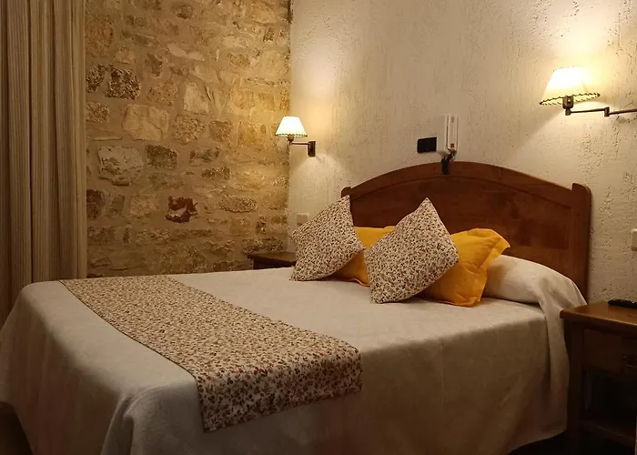 Hostal Decerca Pradena